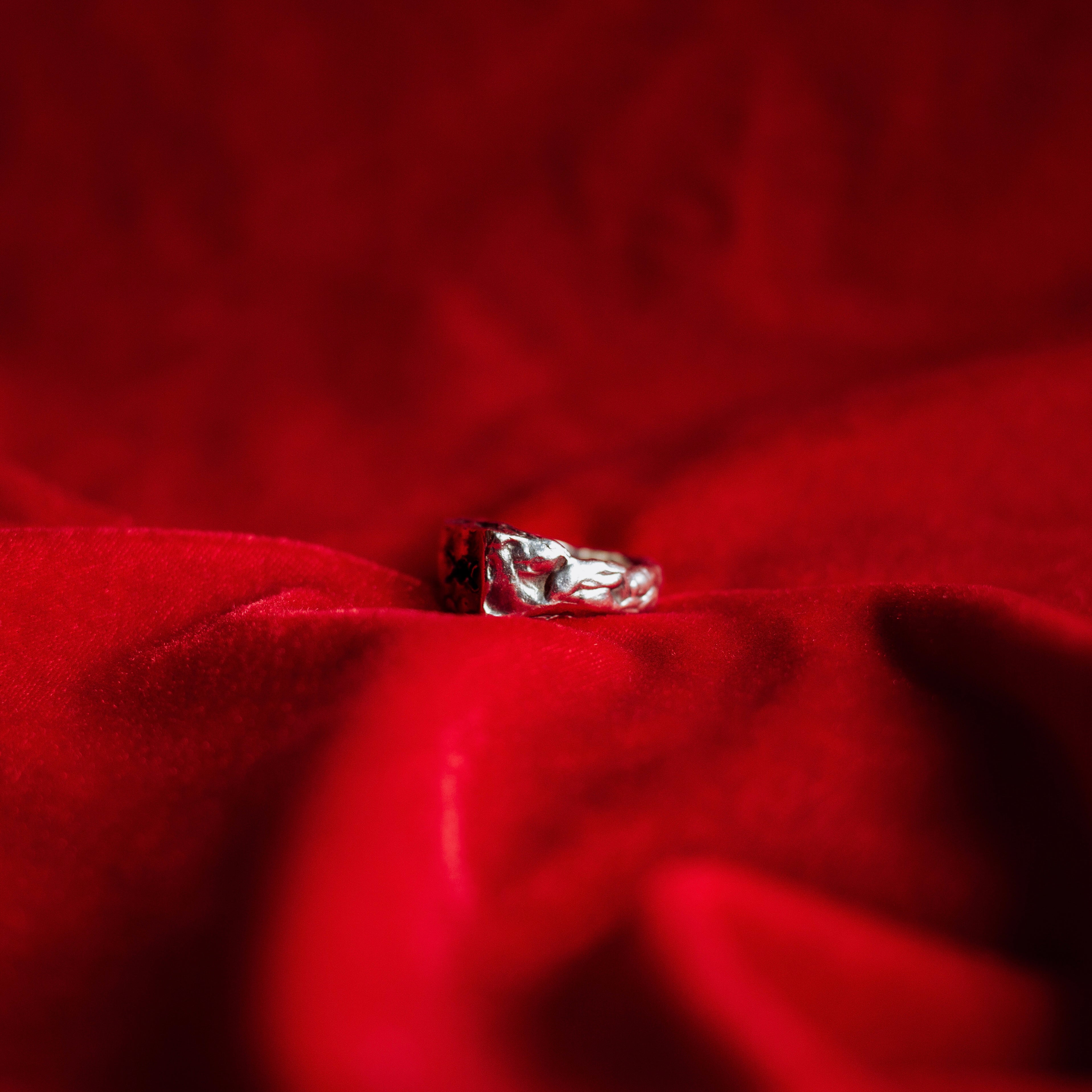 ANEL DEUSA TRÍPLICE